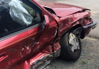 Шофьор с над 4 промила алкохол удари паркирани автомобили в Свиленград