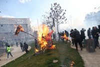 Сблъсъци между протестиращи и полицията в Париж