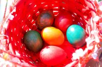 снимка 10 Деца боядисаха великденски яйца на Велики четвъртък (Снимки)