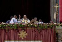 Папа Франциск призова за преодоляване на конфликтите и разделенията в обръщението си за Великден