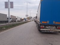 Интензивен тежкотоварен трафик на Дунав мост при Русе