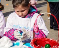 снимка 1 Деца боядисаха великденски яйца на Велики четвъртък (Снимки)