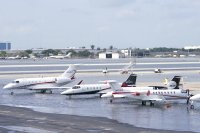 Затворено е международното летище в Маями заради наводнения
