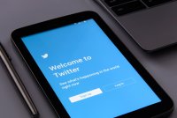 Синият знак на профилите в Туитър става платен