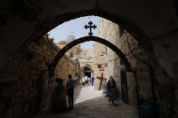снимка 2 Хиляди православни християни изминаха Пътя на страданието в Йерусалим