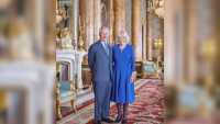 Бъкингамският дворец разпространи портрети на Чарлз и Камила седмица преди коронацията