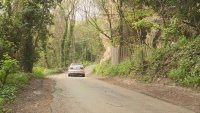Опасен път с падащи камъни край Варна тревожи местни жители