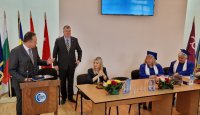 Ректорът на Стопанската академия в Свищов с призвание от румънски университет