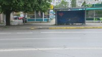 14-годишен подкара колата на баща си и се заби в спирка в София