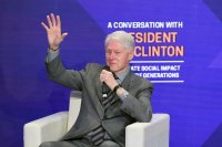 24 години по-късно: Бил Клинтън отново е в София