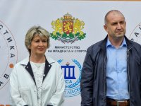 Румен Радев и Весела Лечева дадоха начало на национален турнир по утринна гимнастика в Ямбол
