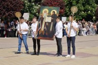 Над 100-годишна икона на Светите братя поведе шествието за 24 май в Добрич (СНИМКИ/ВИДЕО)