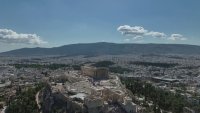 Ден за размисъл в Гърция: Наследникът на династия Мицотакис срещу левия атеист Ципрас
