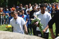 Футболен клуб Левски отбеляза 109-ата си годишнина, Сираков не присъства на поднасянето на венци и цветя