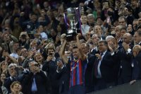 Барселона вдигна шампионския трофей в Испания