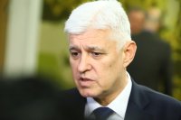 Военният министър: Няма български войници в Украйна