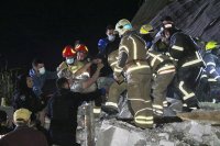 Двегодишно дете загина, а 22-ма са ранени след удар срещу жилищна сграда в Днипро