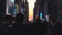 Залез над Манхатън: Два пъти в годината градът "рамкира" залязващото слънце