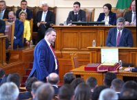 Скандал прекрати заседанието на НС, след като Делян Пеевски стана член на Комисията по конституционни въпроси (ВИДЕО)