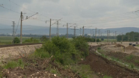 Гръмотевична буря блокира влаковете между Ихтиман и Костенец за над 2 часа (обобщение)