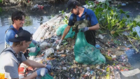 Тревожно проучване: Океан от пластмаса залива Земята