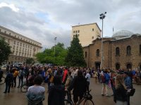 Протестно шествие срещу президента и "Възраждане" се провежда в София