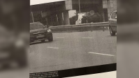 Абсурд на пътя: Глобиха шофьор за превишена скорост, докато репатрак пренася автомобила му
