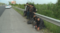 Задържаха 40 нелегални мигранти край София