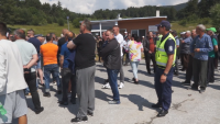 Жители на община Доспат протестираха с искане за увеличение на дървата за отопление