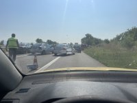 Километрично задръстване на "Тракия" след катастрофа между три коли и камион