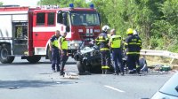 Мъж загина в катастрофа между кола и автобус край Сандански, шестима са ранени