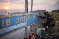 500 дни война: Зеленски посети Змийския остров, Байдън защити предоставянето на касетъчни бомби на Киев