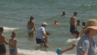 С деца на море: Лекарите препоръчват да не се ходи на плаж по обяд заради жегите