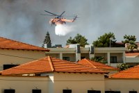 Остава тежка обстановката на остров Родос в Гърция, над 30 000 души са евакуирани