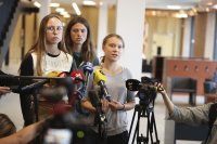Глобиха Грета Тунберг за неподчинение на полицията