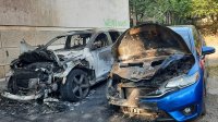 Две коли изгоряха в столичния квартал "Гео Милев" (СНИМКИ И ВИДЕО)