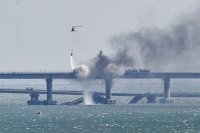 Украйна призна, че е взривила Кримския мост миналата година