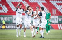 Лудогорец разби десет от Ботев Враца, "орлите" отново вкараха 5 гола в Първа лига