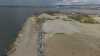Варна иска 24 милиона лева от държавата за вкопаването на тръбата под Варненското езеро