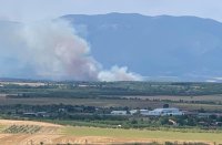 Сухи треви горяха между три асеновградски села