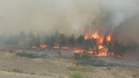 Пожари горят край три села в Бургаско - силен вятър затруднява гасенето