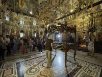 Хиляди вярващи посещават Бачковския манастир на Голяма Богородица