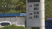 Търговци: Цените на горивата ще минат 3 лв., ако рафинерията в Бургас спре да работи с руски петрол