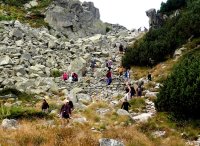 снимка 8 Десетки чакат на опашка да се снимат на връх Мусала