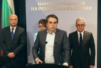 Асен Василев: Във фонда за бедствия и аварии има средства за щетите по Черноморието