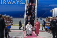 Папа Франциск пристигна на първо папско посещение в Монголия