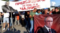 Хиляди босненски сърби излязоха на протест заради обвиненията срещу Милорад Додик