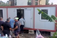 16 екипа на МВР работят на територията на Царево, доставен е фургон за бедстващо семейство