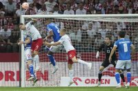 С два гола на Роберт Левандовски Полша прекърши Фарьорските острови