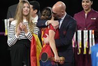 Подалият оставка шеф на испанския футбол Луис Рубиалес отказа да се извини директно на националката Джени Ермосо